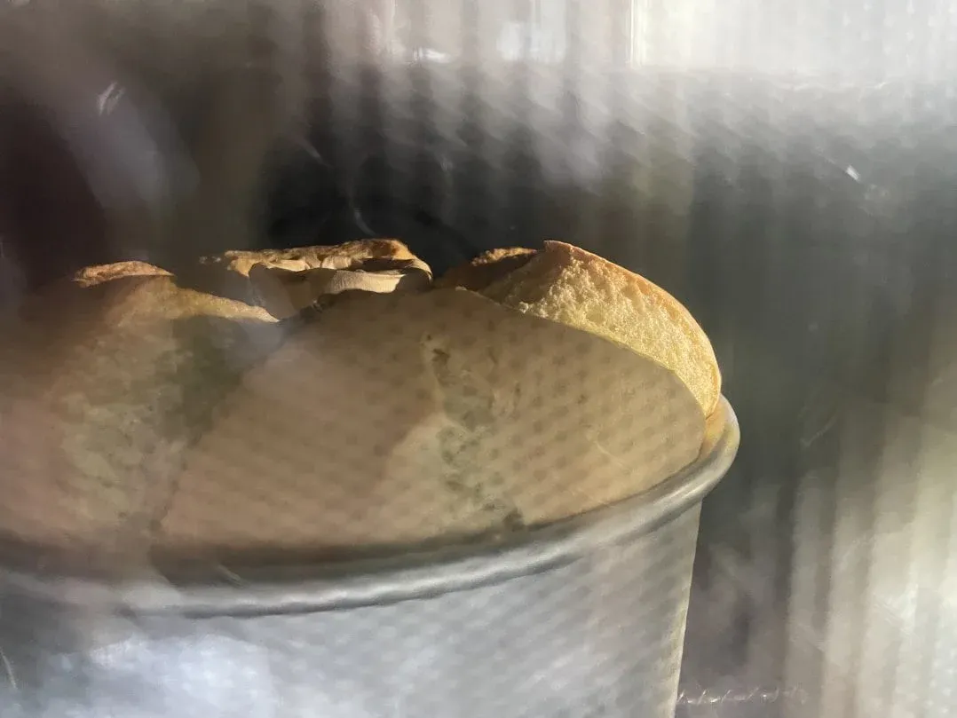 膨張剤に頼らず、
卵の力でふくらませる